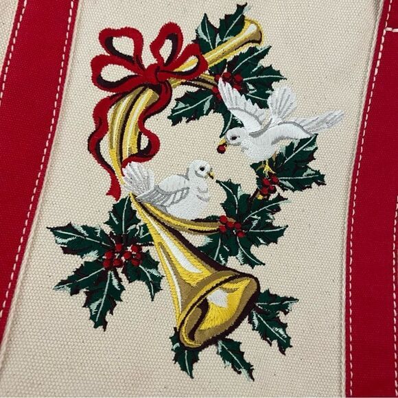Lands’ End Christmas canvas boat tote bag with embroidered doves - Picture 2 of 5